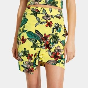 Guess Women's Mairin Wrapped Skirt Cheeky Jungle Yellow Sz Medium New with Tags